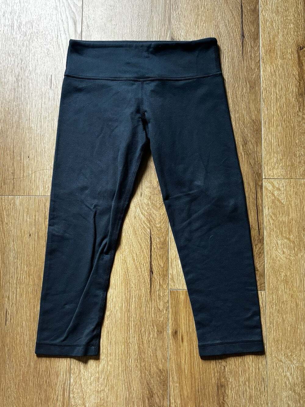 Lululemon Size 4 Dark Grey Crop Leggings